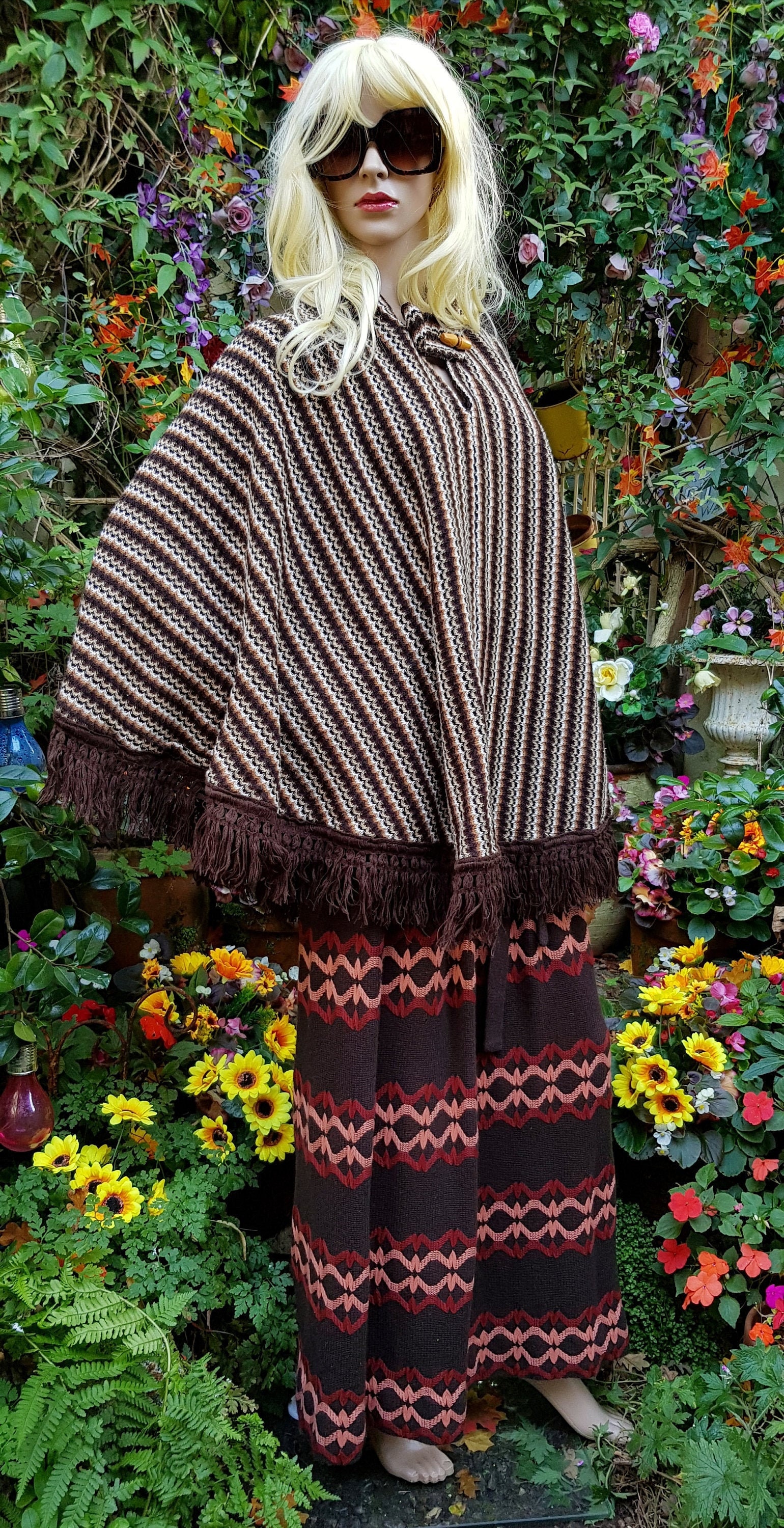 ヴィンテージ ポンチョ: 素敵なヴィンテージ 1970 年代の織りブラウン