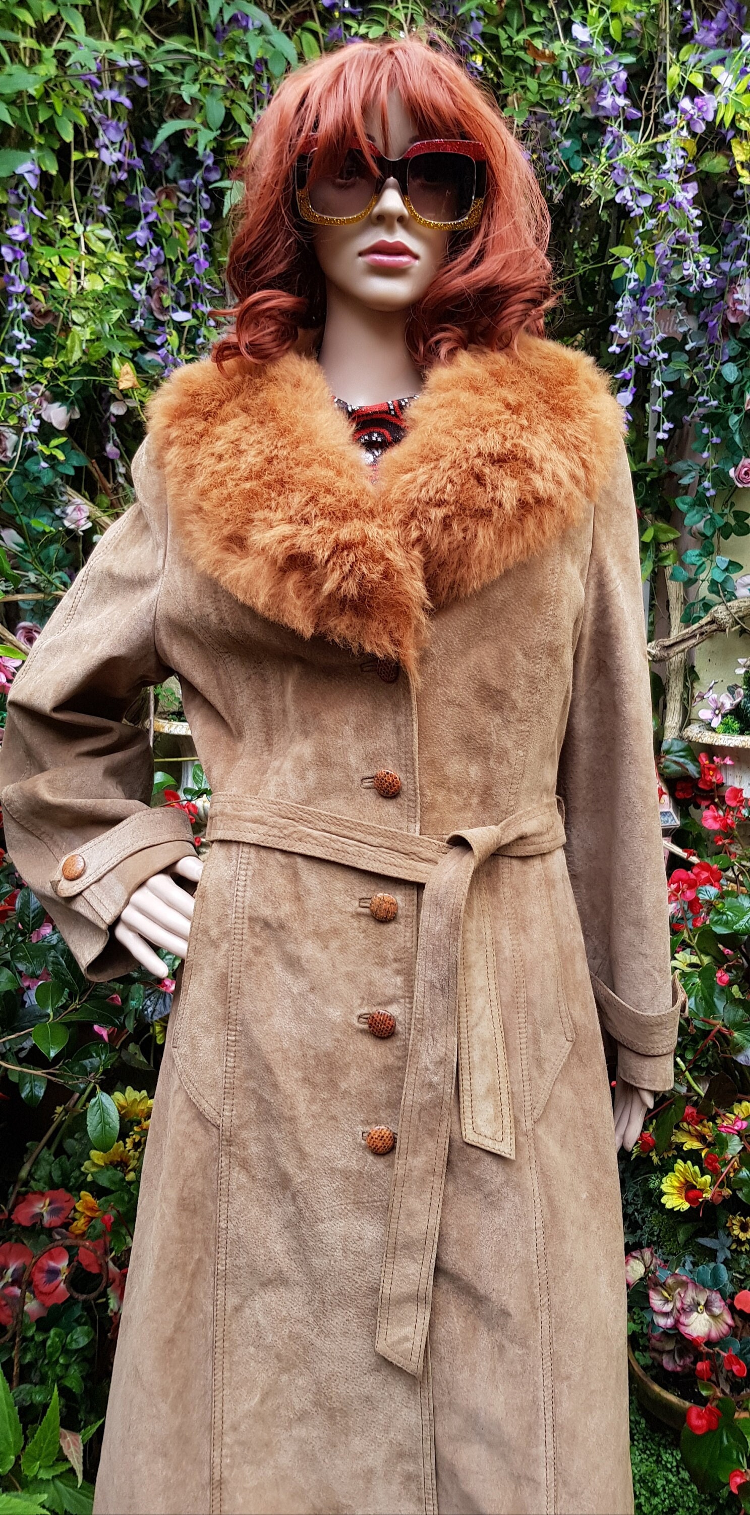 Vintage Coat: Gorgeous Vintage 1970s Camel Colour Suede Coat With