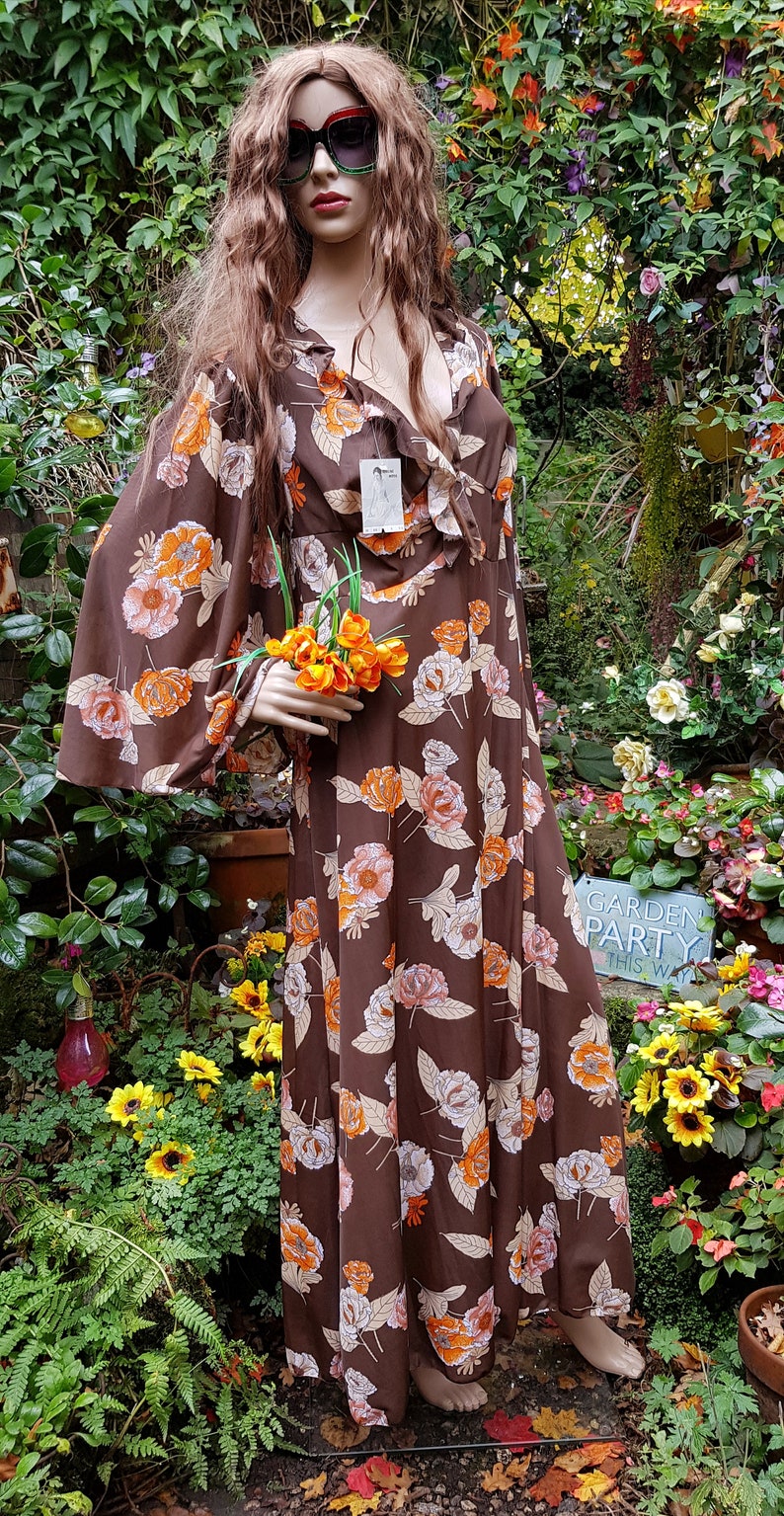 UK 10 US 6 Funky Vintage 1970s Brown & Orange Floral Print Long Maxi Angel Sleeve Robe/House Coat/Over-Dress Un-Worn with Tag image 8