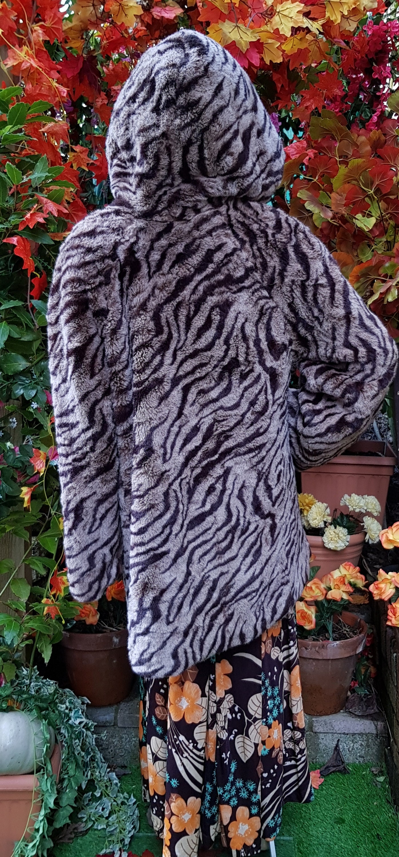 Gorgeous Vintage 1980s / 1990s Leopard Pattern Faux Fur Gorgeous Vintage 1980s / 1990s Leopard Pattern Faux Fur