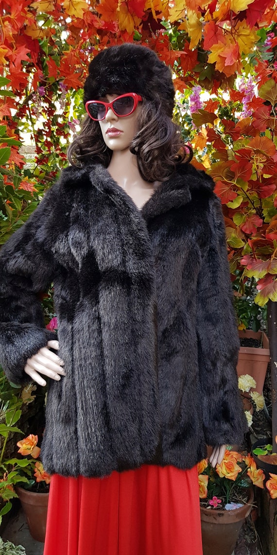 Lovely Vintage 1970s Black Faux Fur Jacket / Shor… - image 4