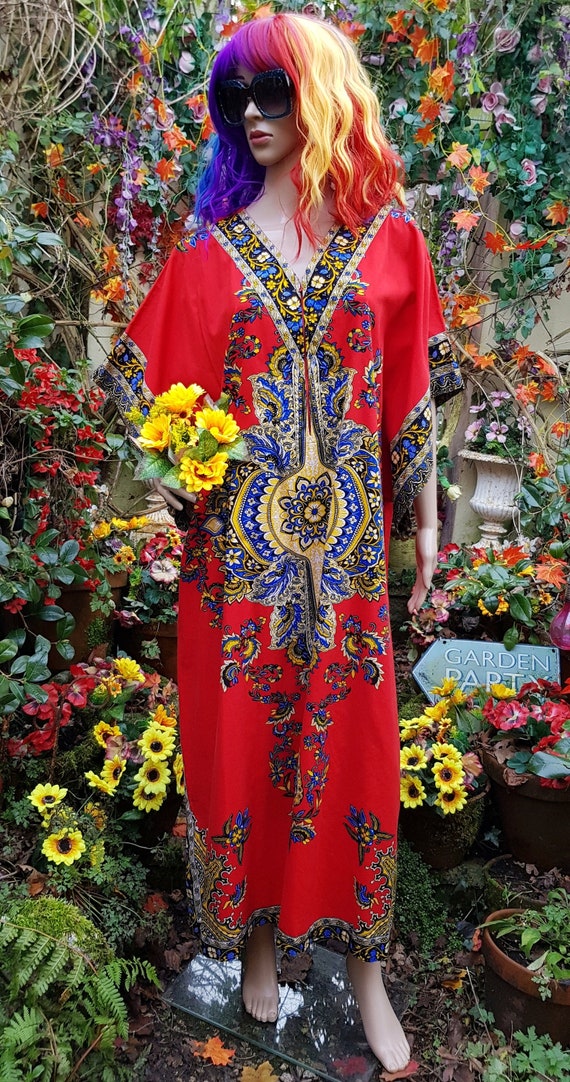 Lovely Vintage 1970s Red, Black and Yellow Zip Fro