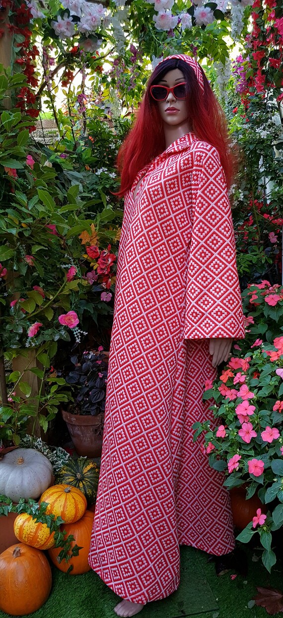 Plus Size Stunning Vintage 1970s Red & White Long… - image 9