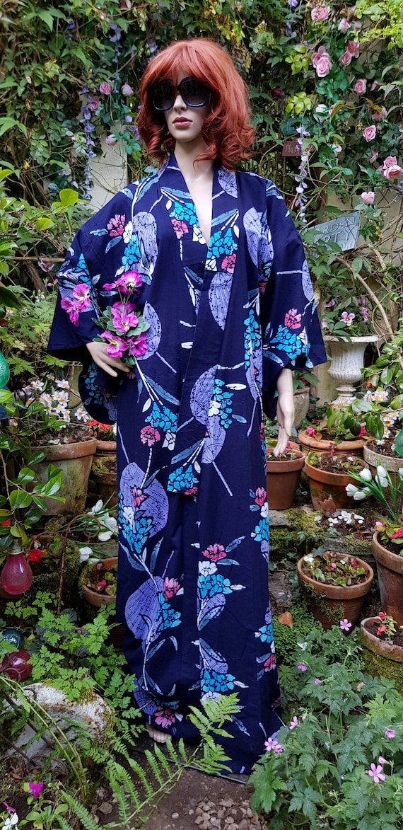 Vintage Kimono: Gorgeous Vintage 1970s Blue and P… - image 1