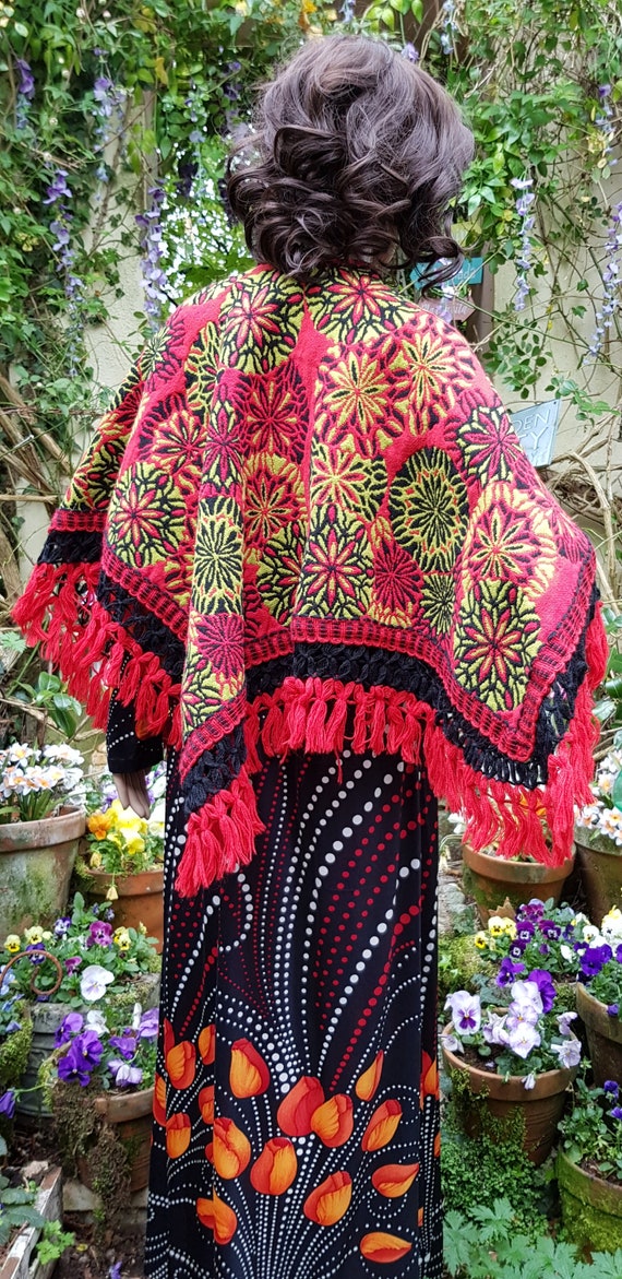 Vintage Poncho: Stunning Vintage 1960s Red, Lime … - image 9