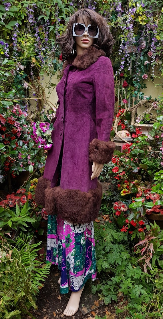 Stunning Vintage 1960s / 1970s Purple Suede Coat … - image 8