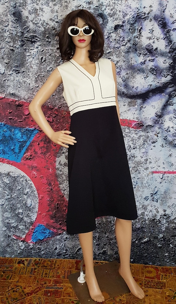 UK 12/14 (US 8/10) Fabulous Vintage 1960s Monochrome Black White Colour Block Mini Shift Dress by Lerose