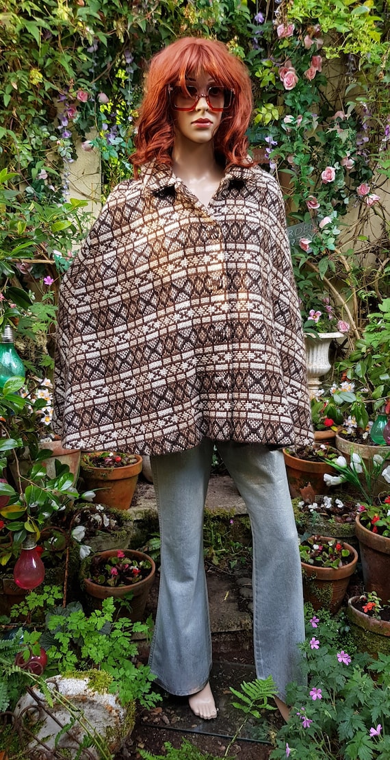 Gorgeous Cosy Vintage 1960s Welsh Tapestry Wool Ha