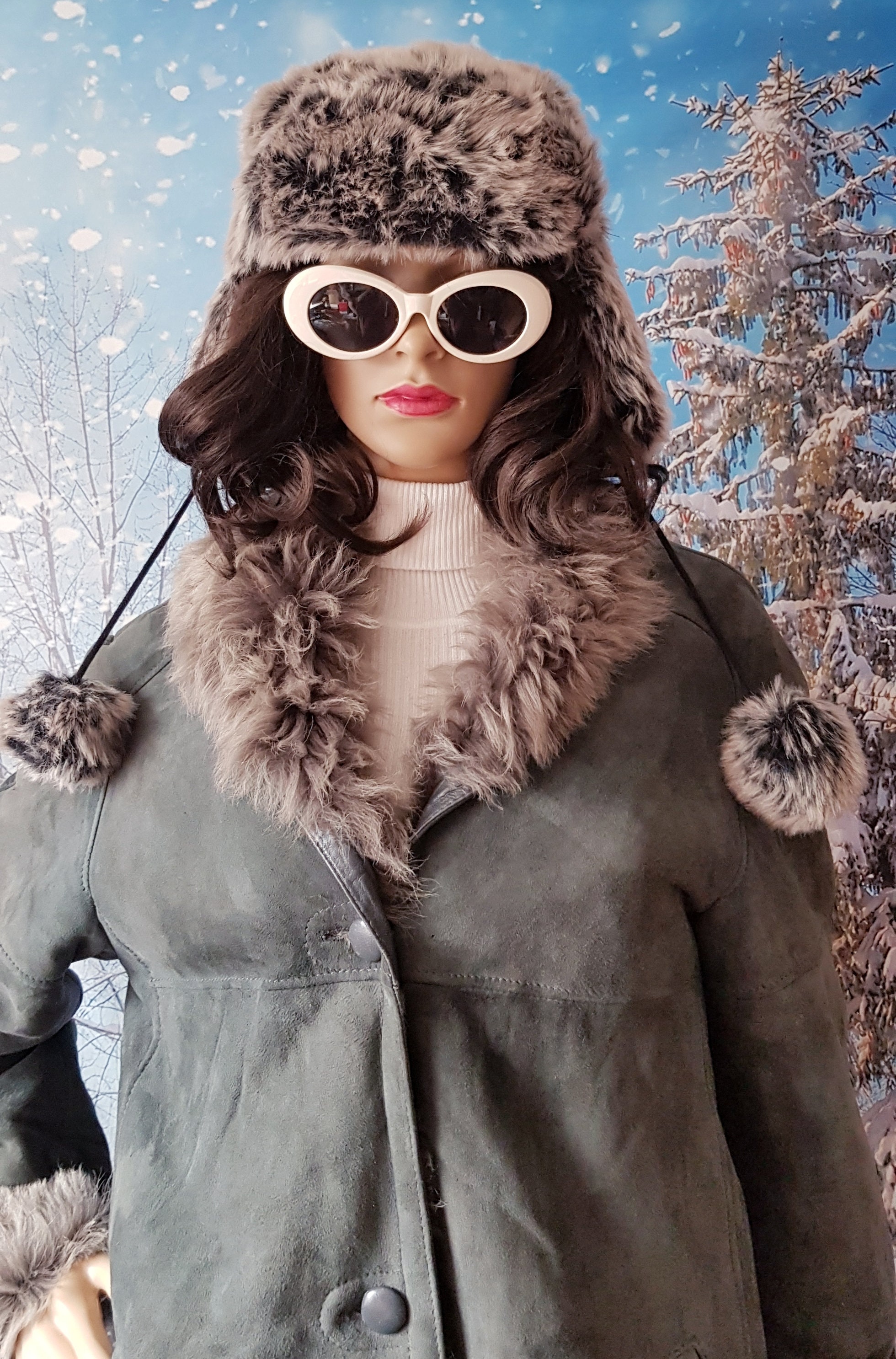 Vintage Plush Fur Beanie Hat in Taupe Vintage Fox Fur Hat Tam 22 1/4 main image 2