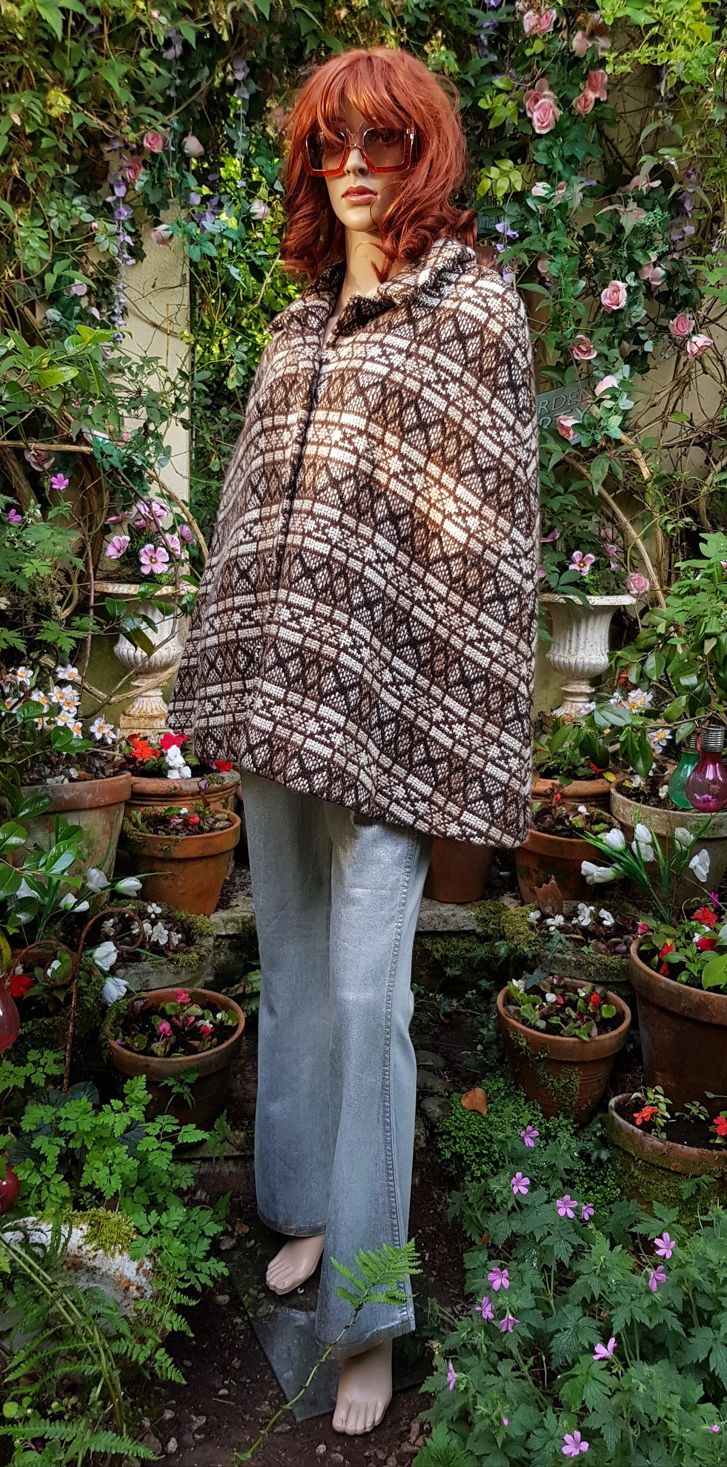 Vintage Cape: Gorgeous Cosy Vintage 1960s Welsh Tapestry Wool Hand