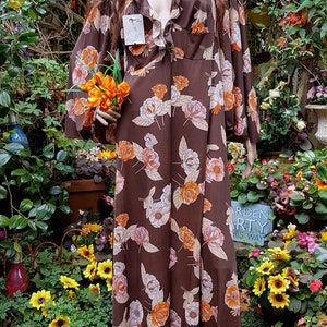 UK 10 US 6 Funky Vintage 1970s Brown & Orange Floral Print Long Maxi Angel Sleeve Robe/House Coat/Over-Dress Un-Worn with Tag image 5