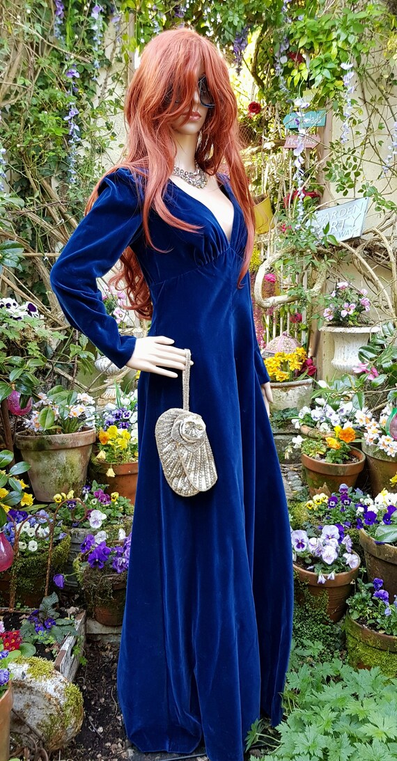 Stunning Vintage 1970s Midnight Blue Velvet Maxi D
