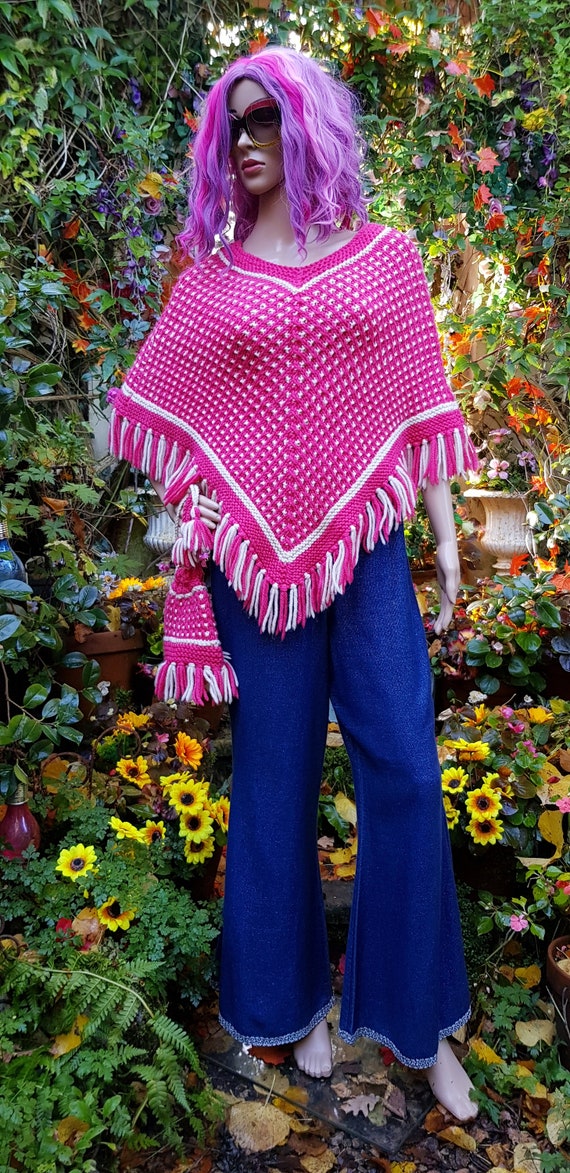 Vintage Poncho: Gorgeous Vintage 1970s Pink and W… - image 2