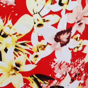 Damen Schal: Vintage rot, gelb, creme Blumenmuster großer quadratischer seidiger Polyester Schal