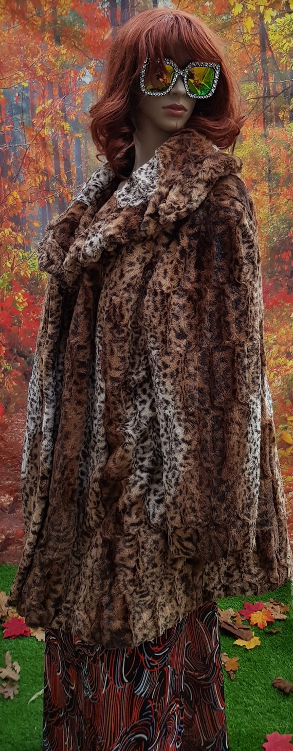 Stunning Vintage Animal / Leopard Print Faux Fur … - image 9