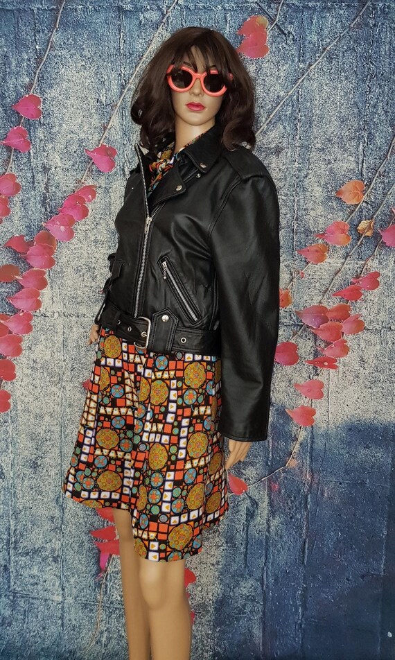 Fantastic Vintage 1980s / 1990s Black Short Leather Biker Fantastic Vintage 1980s / 1990s Black Short Leather Biker