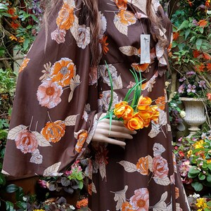 UK 10 US 6 Funky Vintage 1970s Brown & Orange Floral Print Long Maxi Angel Sleeve Robe/House Coat/Over-Dress Un-Worn with Tag image 7
