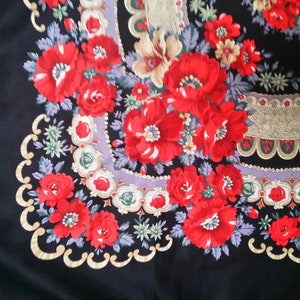 Vintage Shawl: Fantastic Vintage 1970s Red White and Black Floral Shawl image 6