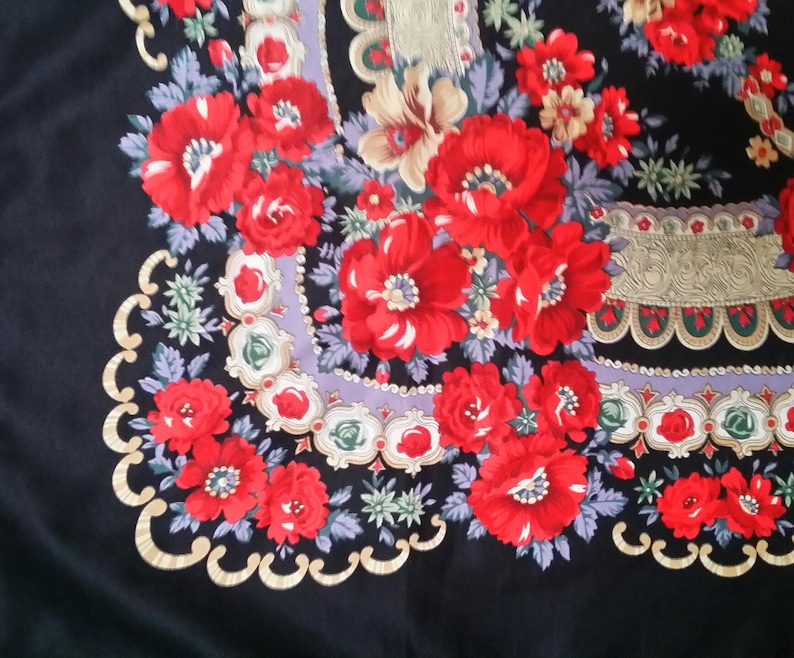 Vintage Shawl: Fantastic Vintage 1970s Red White and Black Floral Shawl image 6