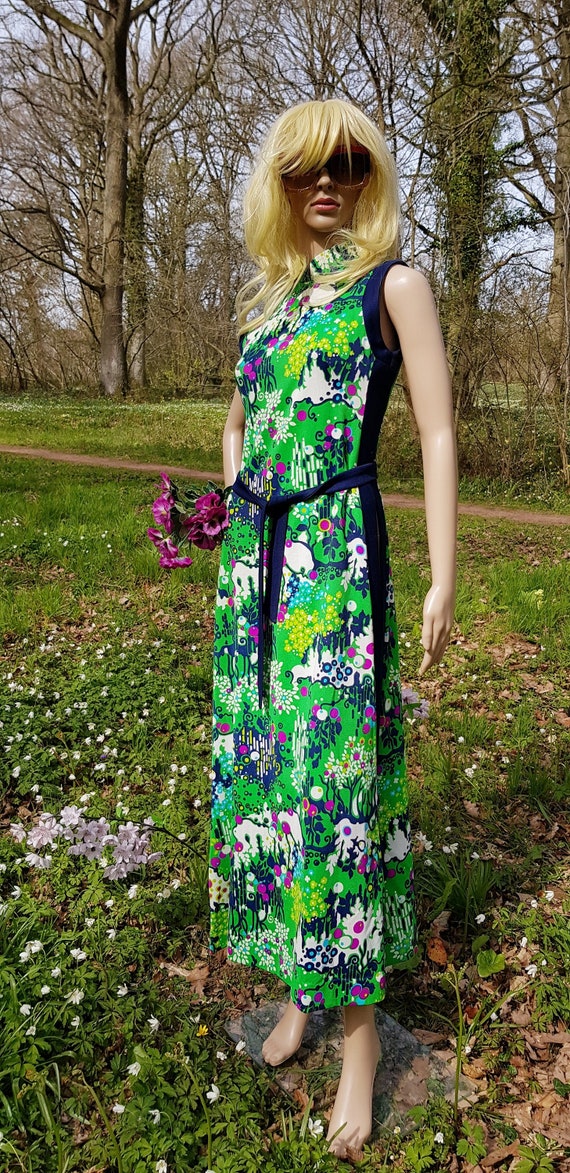Funky Vintage 1970s Psychedelic Teal Blue and White Flower Power Crimplene Midi Maxi Dress