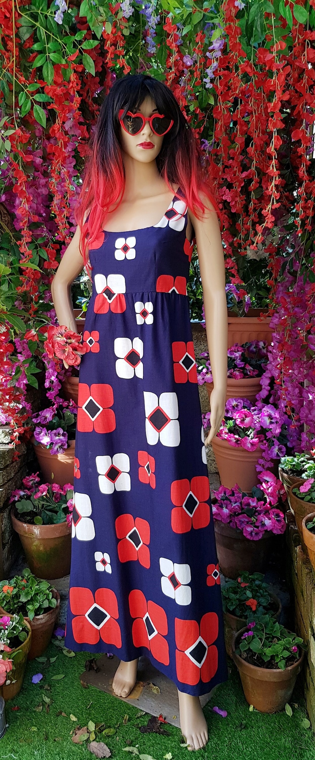 UK 6/8 (US 2/4) Striking Vintage 1970s Navy Blue Red White Floral ...