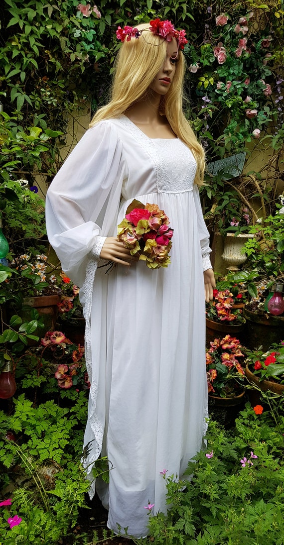 Stunning Iconic Vintage 1970s White Maxi Dress /W… - image 9