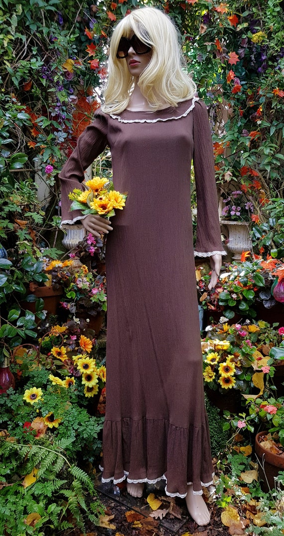 Lovely Vintage Late 1970s Brown Figure Hugging Max