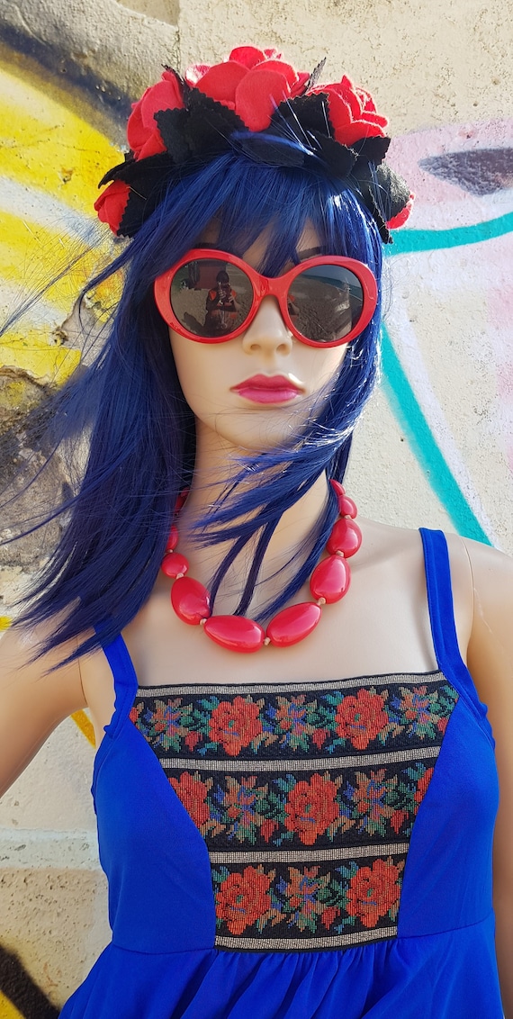 Vintage Sunglasses: Funky Vintage Style Retro Vibe Red Sunglasses