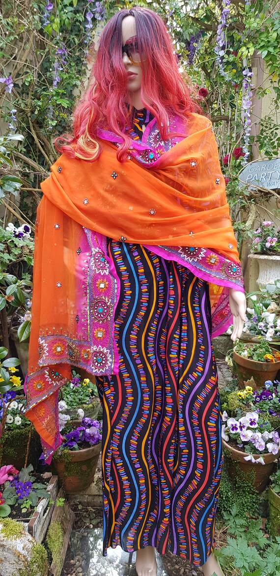 Vintage Shawl: Stunning Vintage 1970s Bright Oran… - image 8