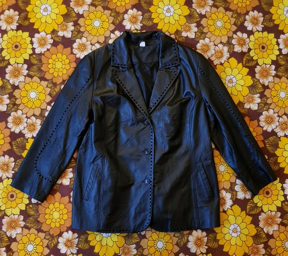 Vintage Coat: Gorgeous Vintage 1980s / 1990s Black Leather Jacket