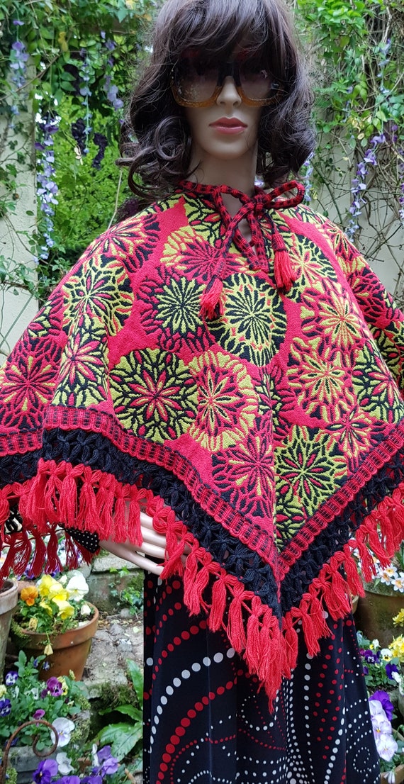 Vintage Poncho: Stunning Vintage 1960s Red, Lime … - image 8