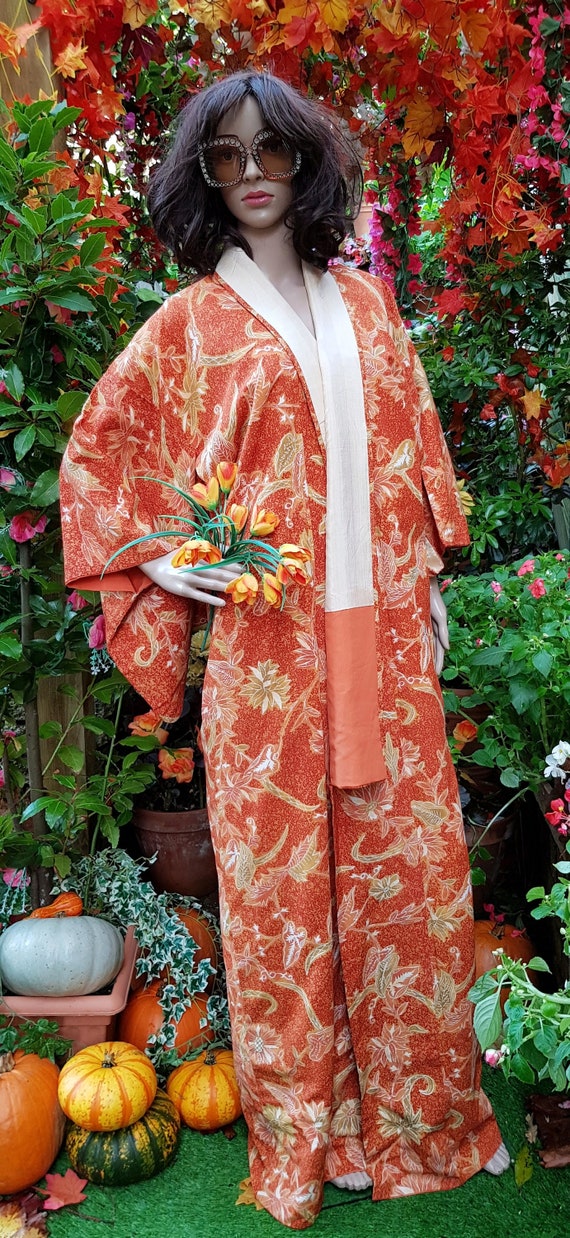 Kimono vintage splendido kimono giapponese lungo con motivo floreale arancione vintage di grandi dimensioni Etsy Italia