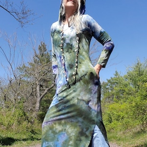 WALDFEEN Kapuzen Kleid, Ice Dye