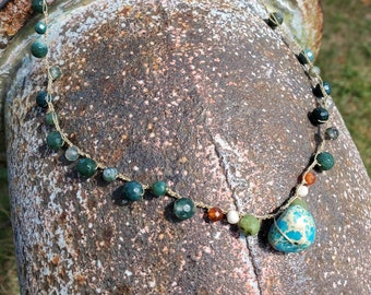 Dainty Choker with a Sea Sediment Center Bead