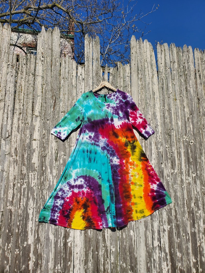 colorful tie dye midi dress with 3/4 sleeves, flowy style