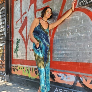 Summer Heat Tie Dye Maxi Dress with Pockets image 2