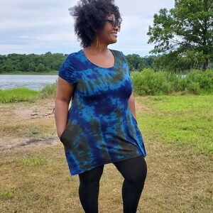 Cute A-Line Tunic with Pockets in PEACOCK Tie Dye image 5