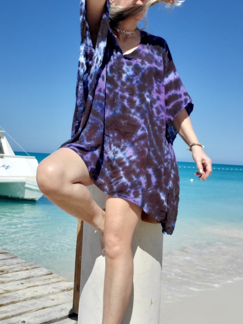 Plus Size Tie Dye Poncho in Purple-Black image 2