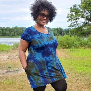 Cute A-Line Tunic with Pockets in PEACOCK Tie Dye image 3