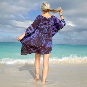 Plus Size Tie Dye Poncho in Purple-Black image 7