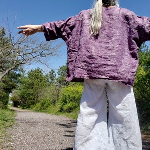 Haut en lin violet vieilli teint à la main, taille unique image 3