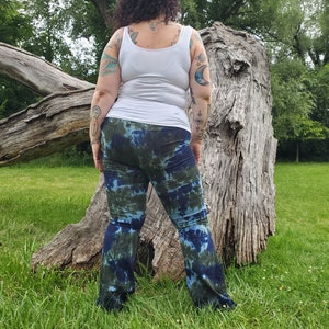 Plus Size Tie Dye Stretchy Bellbottom Jeans in Olive-Navy image 3