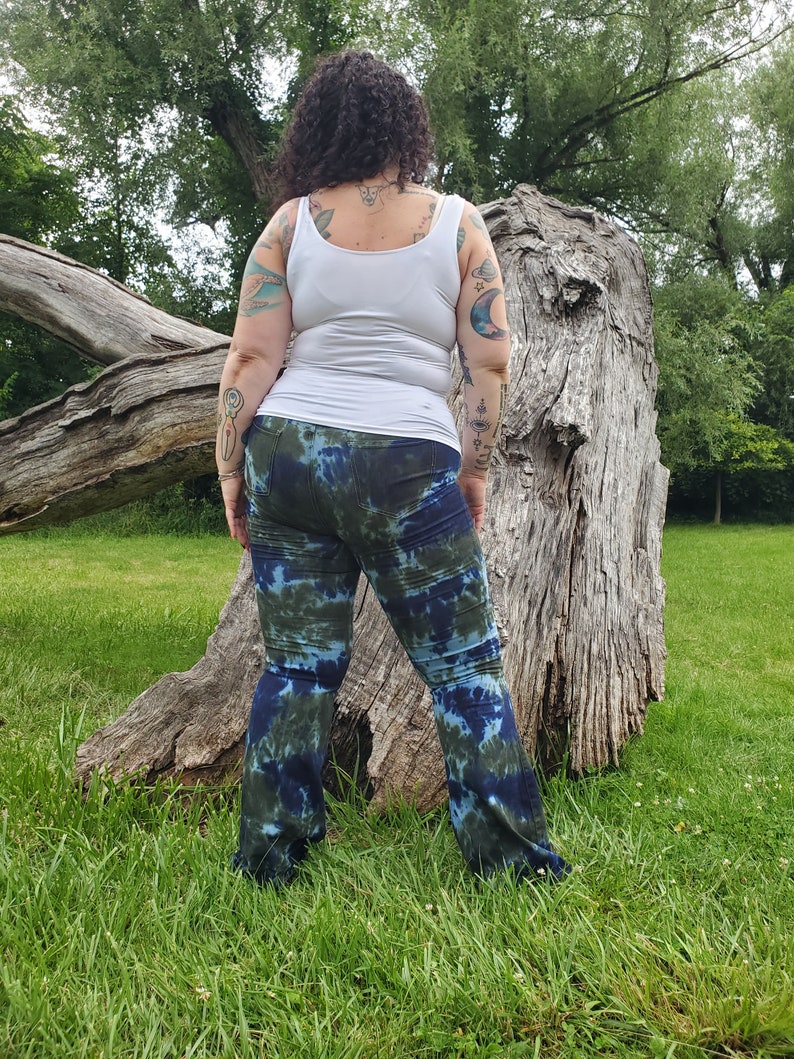 Plus Size Tie Dye Stretchy Bellbottom Jeans in Olive-Navy image 3