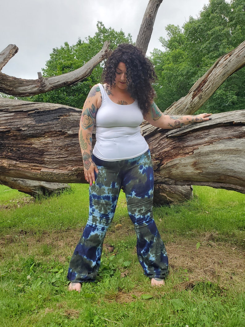 Plus Size Tie Dye Stretchy Bellbottom Jeans in Olive-Navy image 6