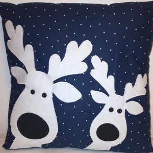 Appliqued Decorative Reindeer Christmas Pillow - 18&quot; x 18&quot; Pillow Insert Included