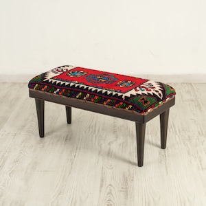 Banco, mesa de centro otomana, banco con alfombra kilim boho, taburete vintage