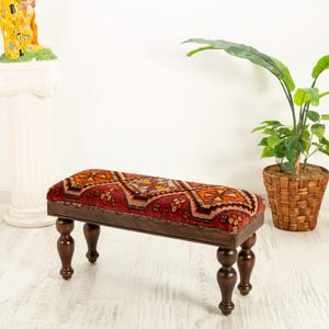 Banco, mesa de centro otomana, banco con alfombra kilim boho, taburete puf vintage