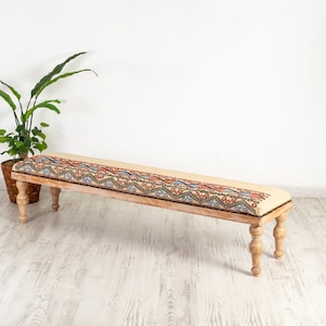 Banco, mesa de centro otomana, banco con alfombra kilim boho, taburete vintage blanco