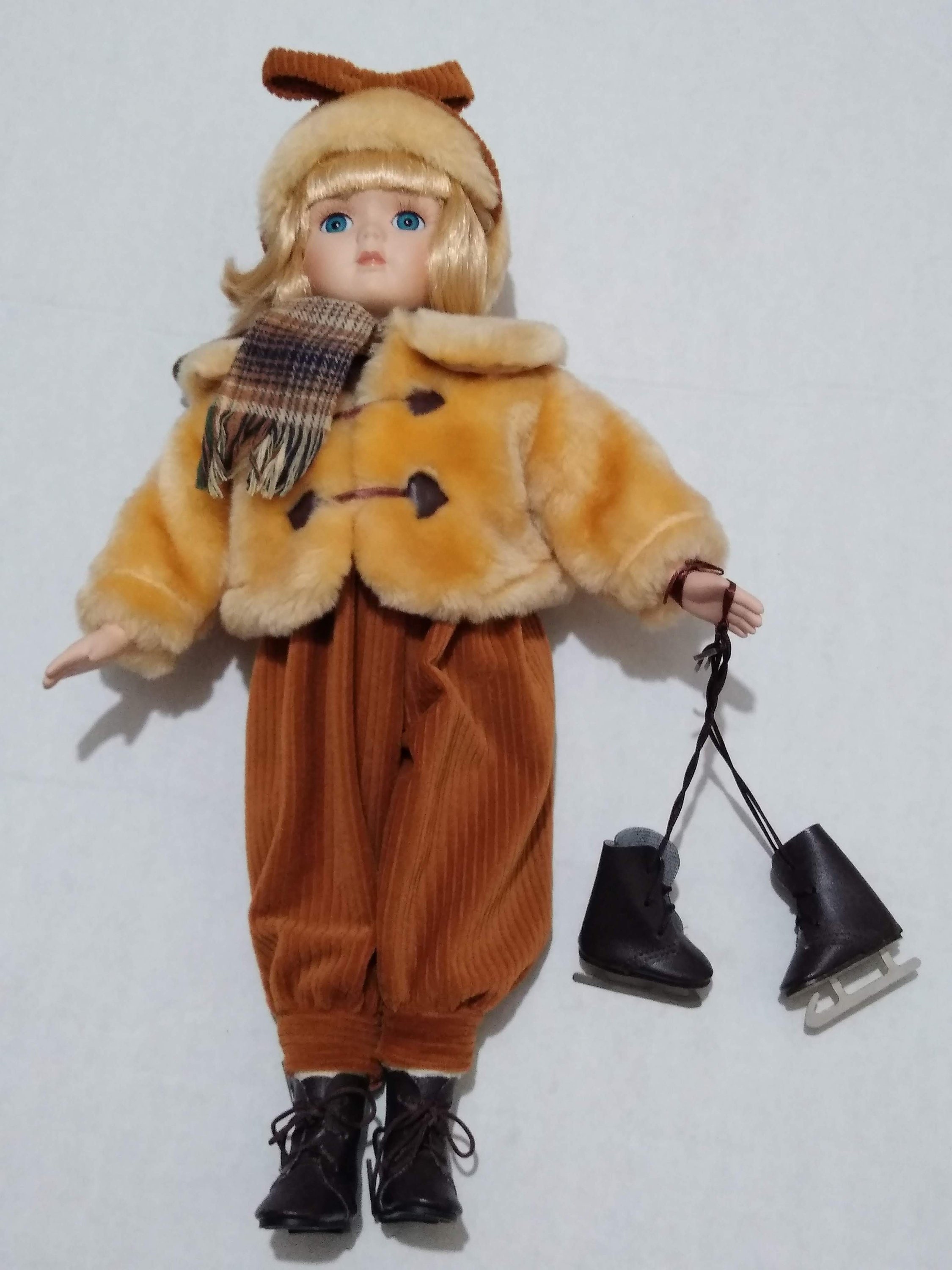 dandee international limited porcelain dolls pa381