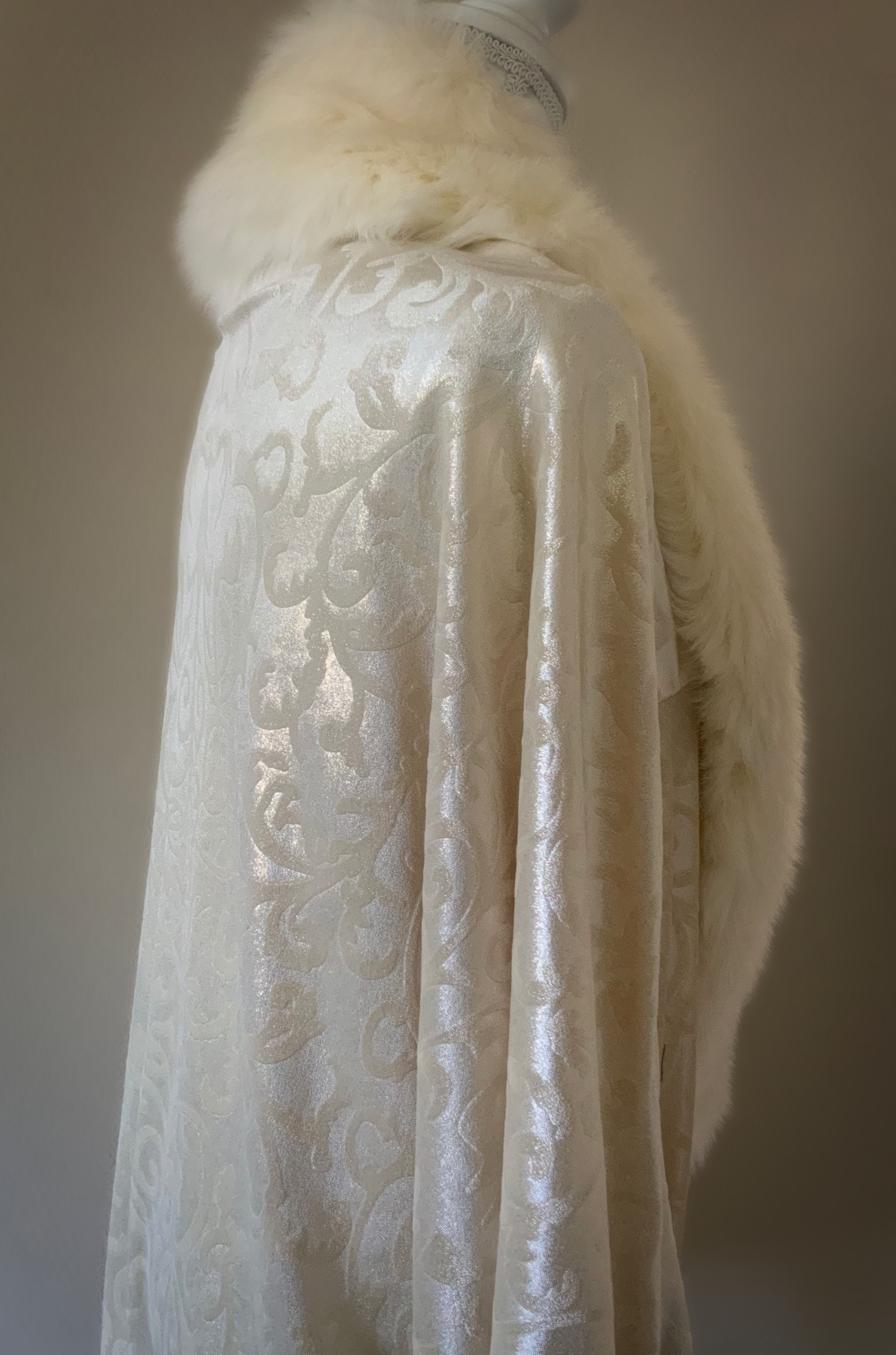 Torbin Robe Embossed Velvet Robe & Turban Set: 1920s Old Hollywood Style, Faux Fur ...